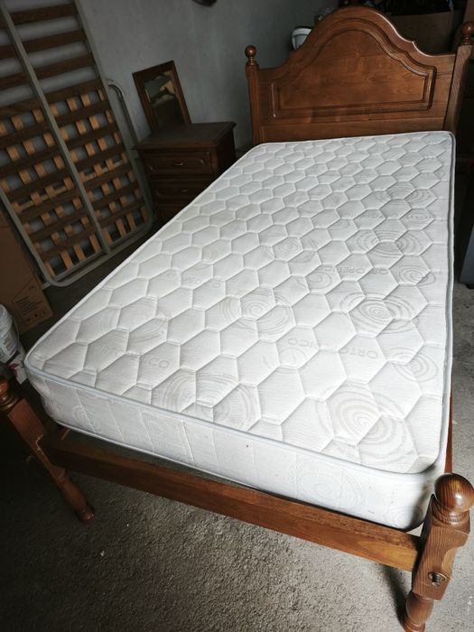 Quarto solteiro em bom estado