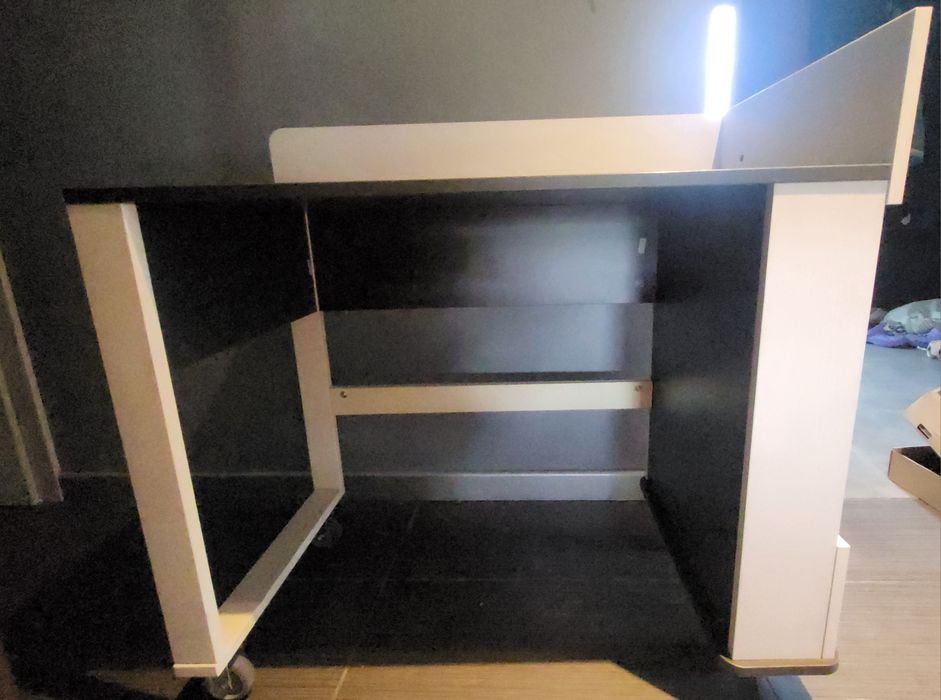 Biurko vox nest stan bardzo dobry