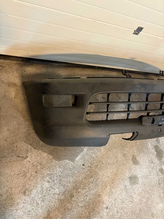 Para Choques Frontal Mitsubishi L400 de 1999