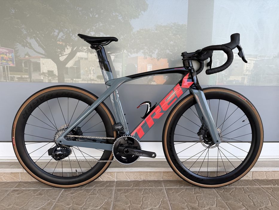 Bicicleta de estrada Trek Madone - Disco AXS