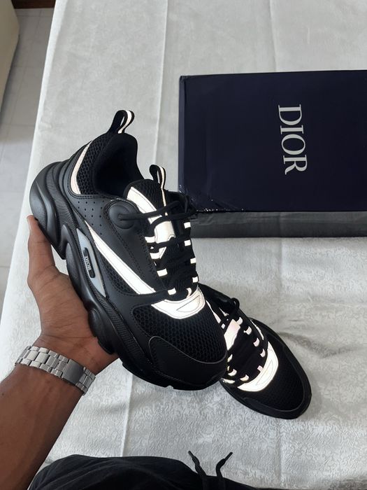 Dior B22