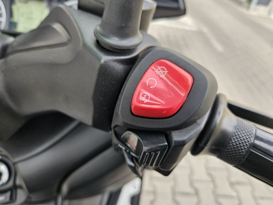 Максі скутер Yamaha Xmax 250 з Японії