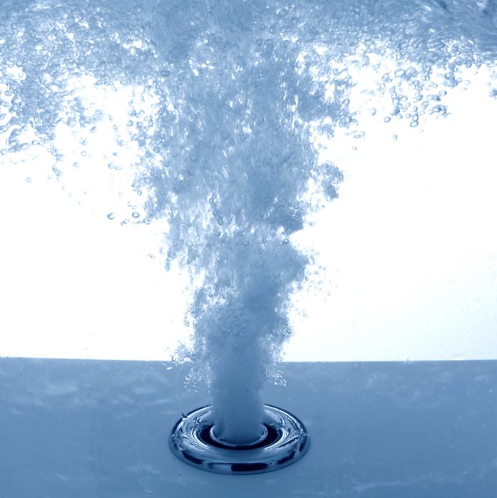 Spa saudável e cristalino: Sistema de Ozono – Água limpa sem químicos!