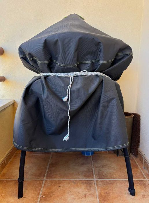Grelhador a gás Weber Q1000 with stand