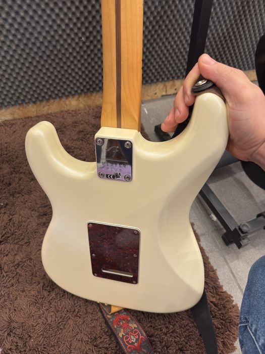 Fender stratocaster player plus