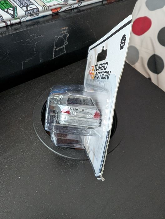 Miniatura Diecast 1:64 BMW e Mercedes