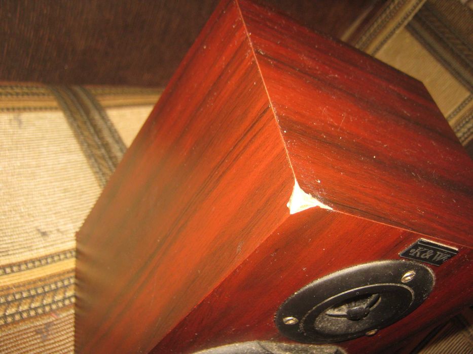 Музыкальная колонка K&W.Рабочая