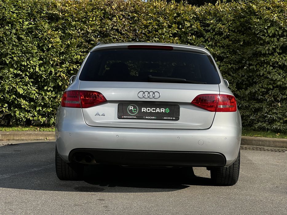 Audi A4b8 2011 рік 1.8 бензин