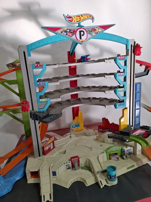 Pista Hot Wheels da Mattel