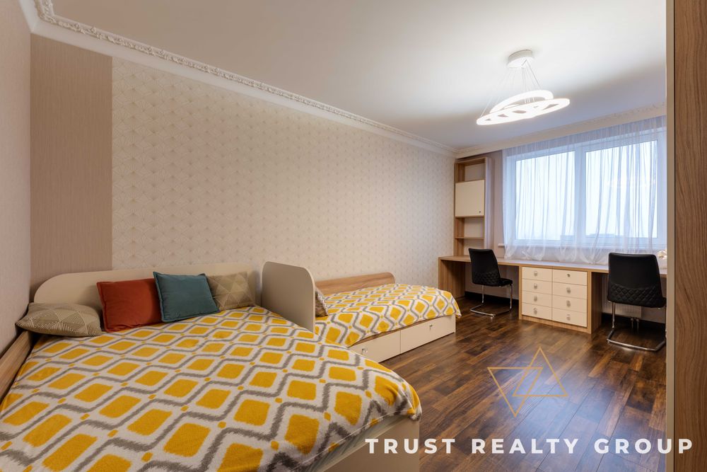 ЖК Лебединий, Ревуцького 40Г, S-80m. Нова, Позняки, Бажана