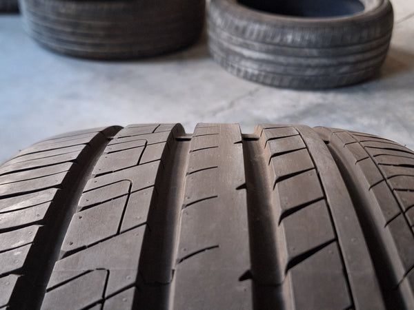 Pneus Matrax Camarga 245/35 R20