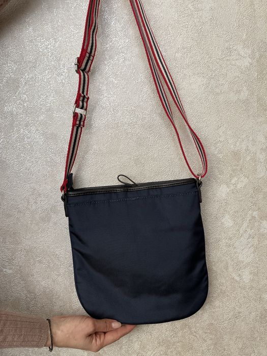 Продам чоловічу сумку-месенджер Tommy Hilfiger