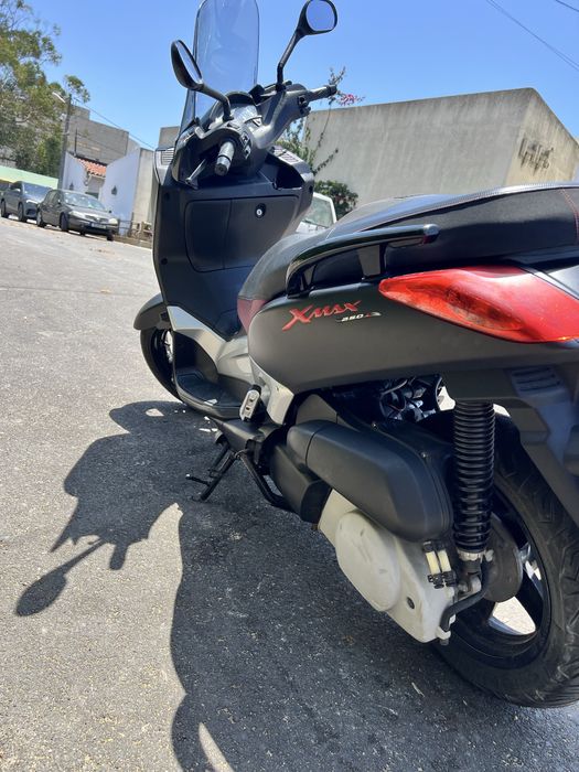 Yamaha X-Max 250