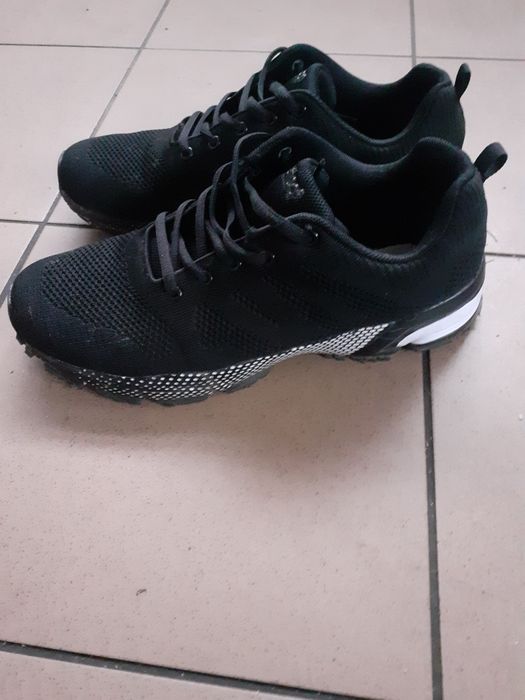 Buty rozmiar 44 lekkie przewiewne