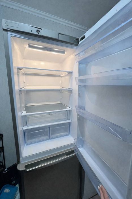 Холодильник Indesit двокамерний