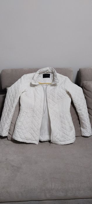 Куртка жіноча на весну білого кольору розмір S