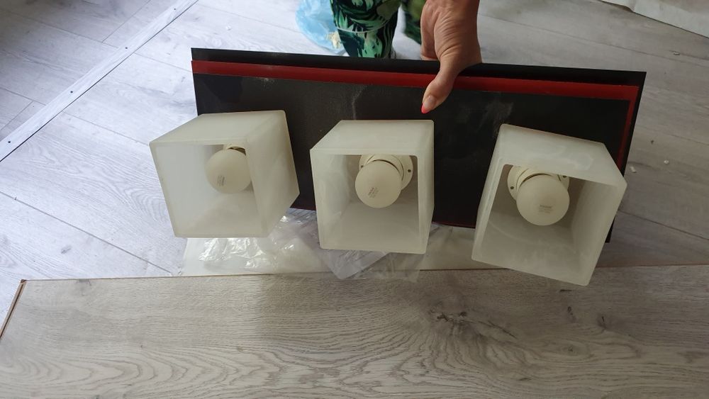 Продам люстру