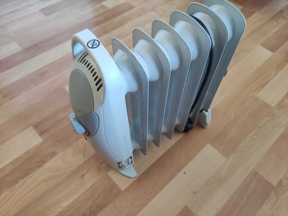 Grzejnik olejowy Descon 600w mały