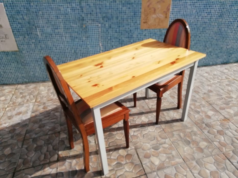 Mesa cozinha e 2 Cadeiras
