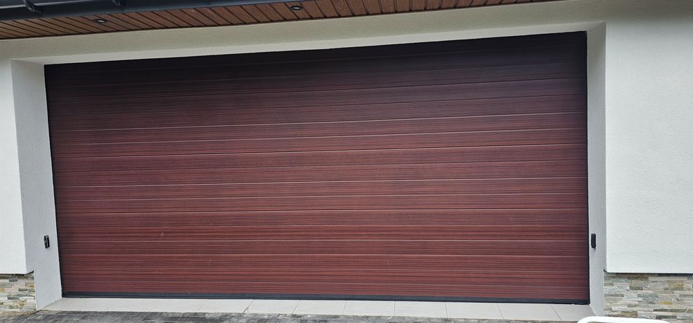 Brama garażowa z automatem
