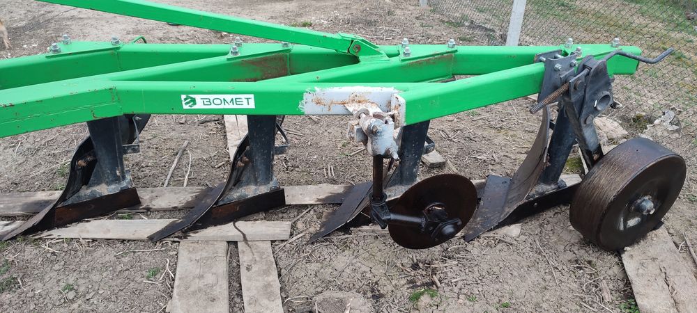 Продам плуг BOMET 4-30