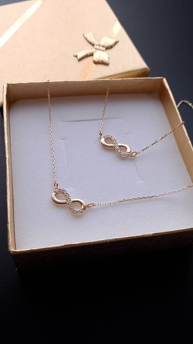 Zestaw pozłacany nieskończoność