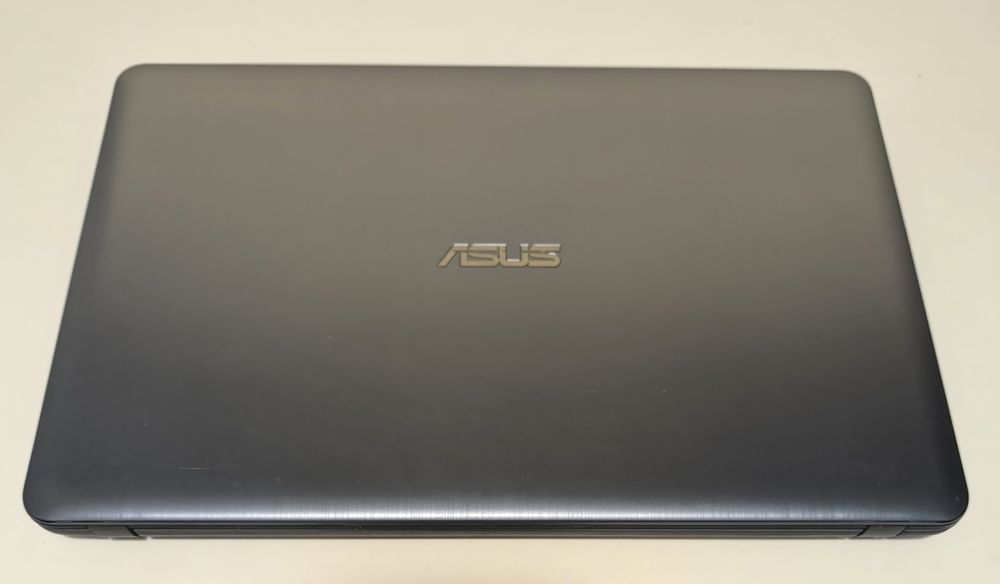 Продаю мощный ноутбук Asus!
