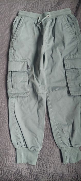 Spodnie joggery jeansy bojówki kieszenie