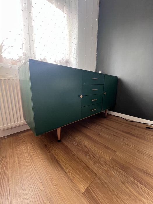Zielona komoda po renowacji. Oryginalny, odświeżony mebel z charakterem.