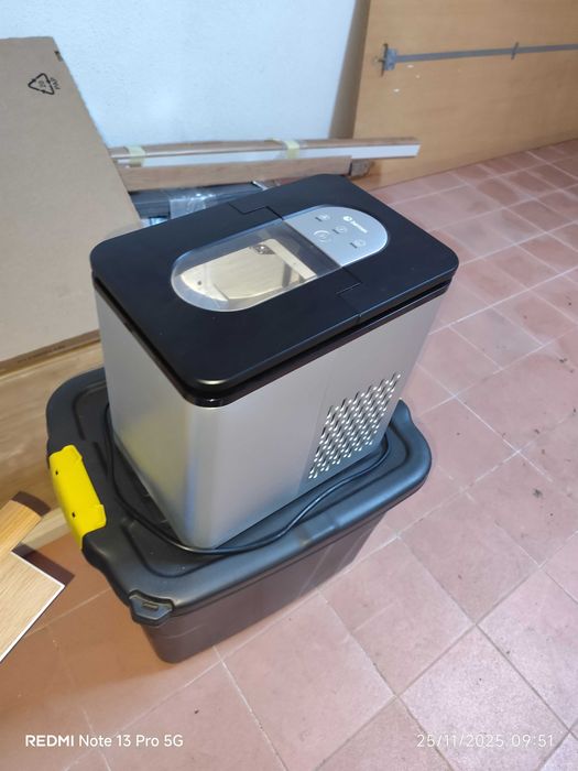 Máquina fazer cubos de gelo