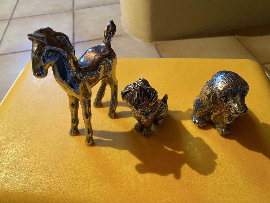 Várias peças em estanho