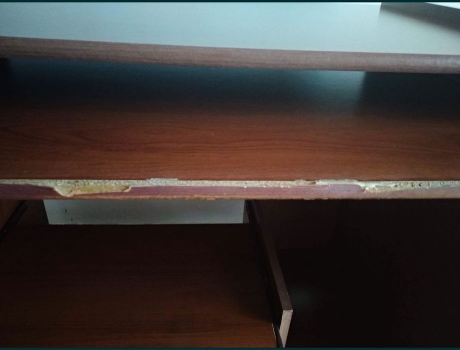 Secretária em castanho