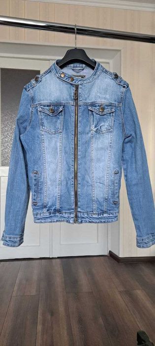 Жіночий джинсовий піджак