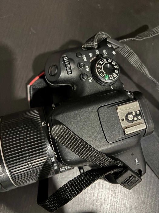 Canon 750D imaculada com lens 18-55mm e extras