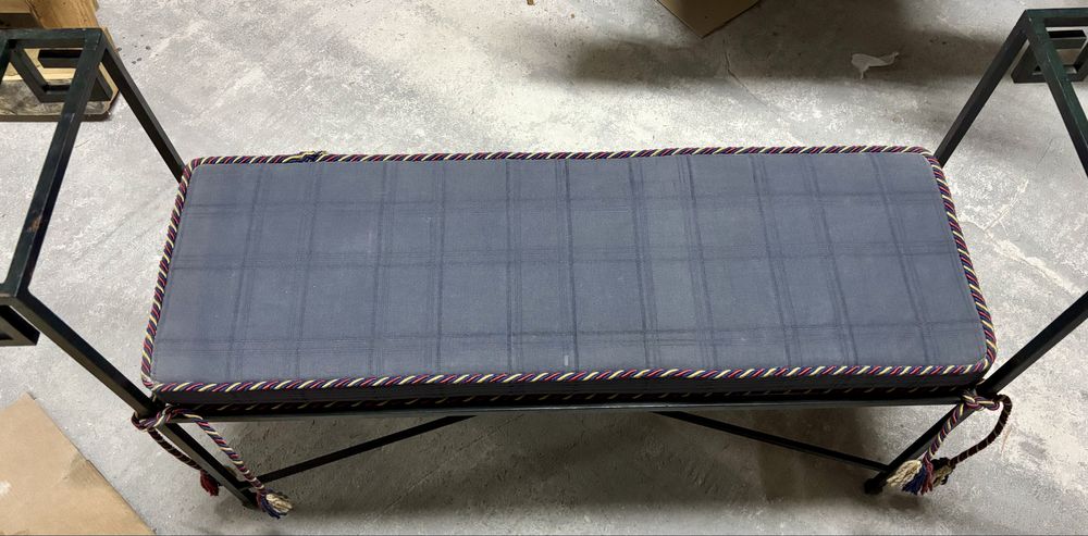 Banco em Ferro Forjado com Almofada Estofada