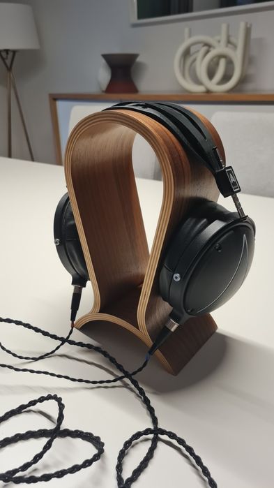 Auscultadores Audeze Classic Fechados
