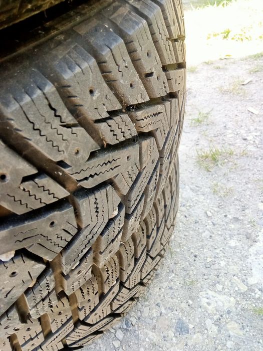 Продам шини з дисками зима hankook,185.60.15