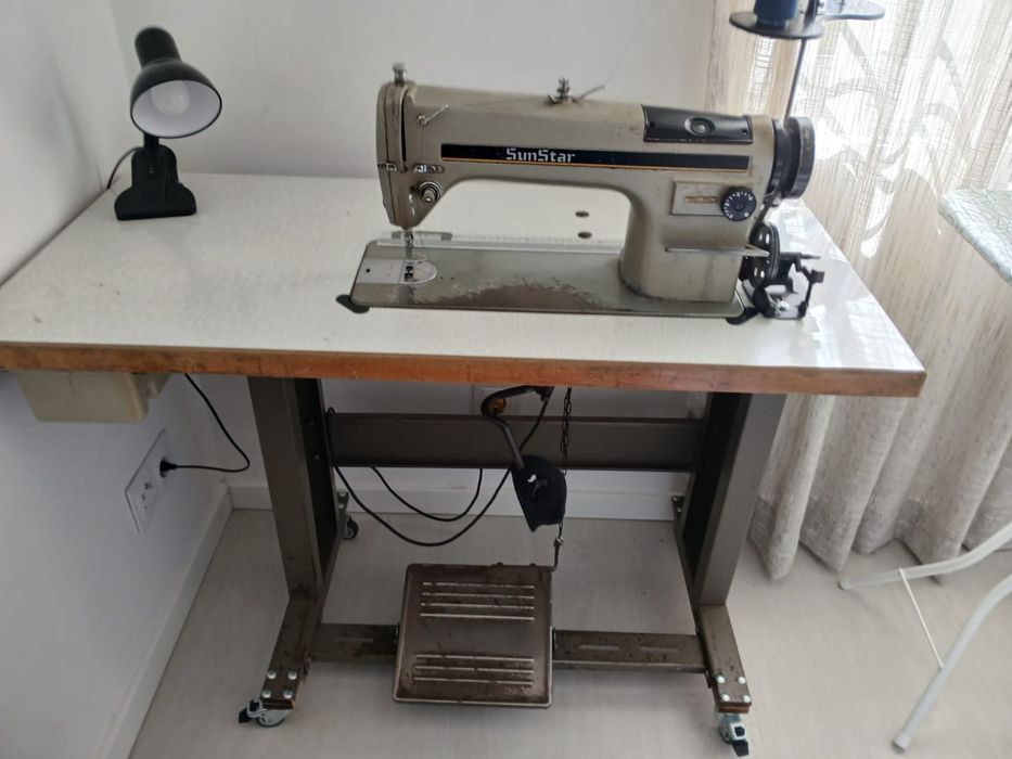 Máquina de costura TriStar