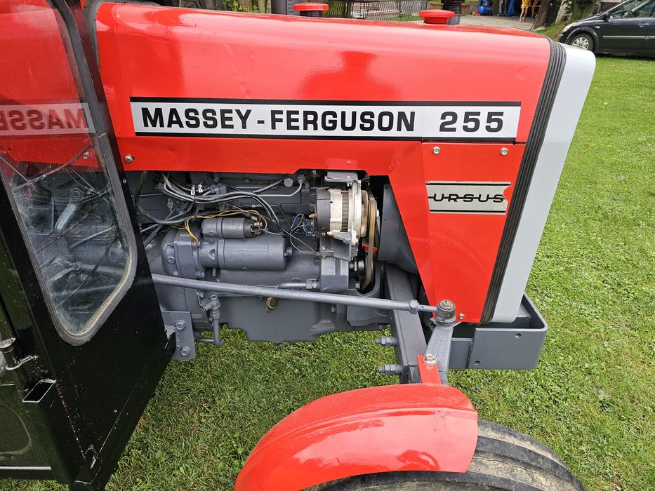 Traktor Ferguson MF255