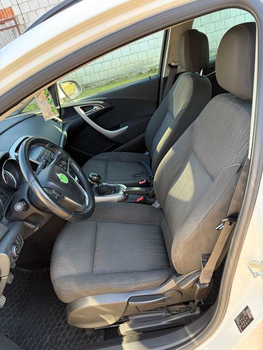 Astra J 1.6 LPG Sports Tourer OPC LINE