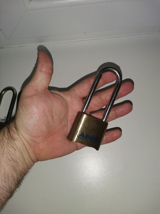 ABUS Навісні замки  є в наявності 4 штуки  б/у робочі в хорошому стані