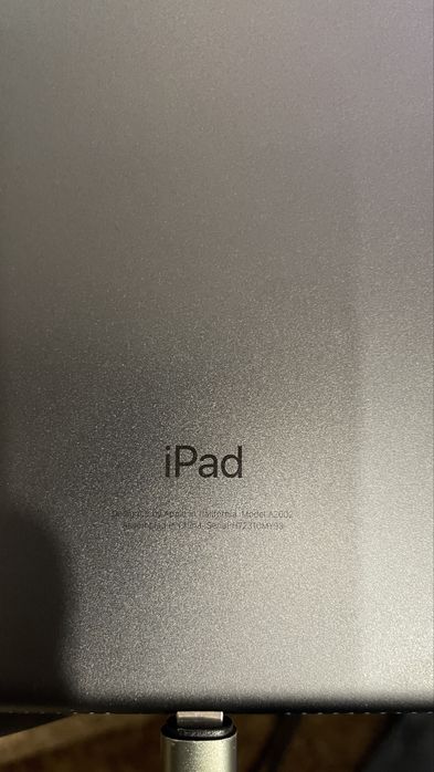 iPad A2602  заблокований . На запчастини