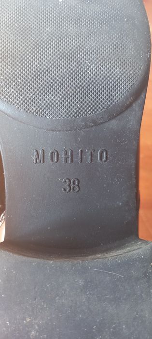 Eleganckie buty lakierki MOHITO