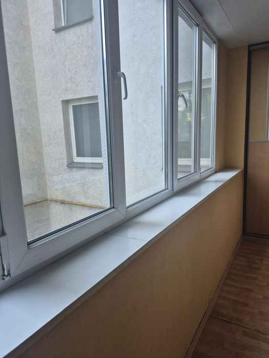 Довгострокова оренда двокімнатної біля метро Берестейська