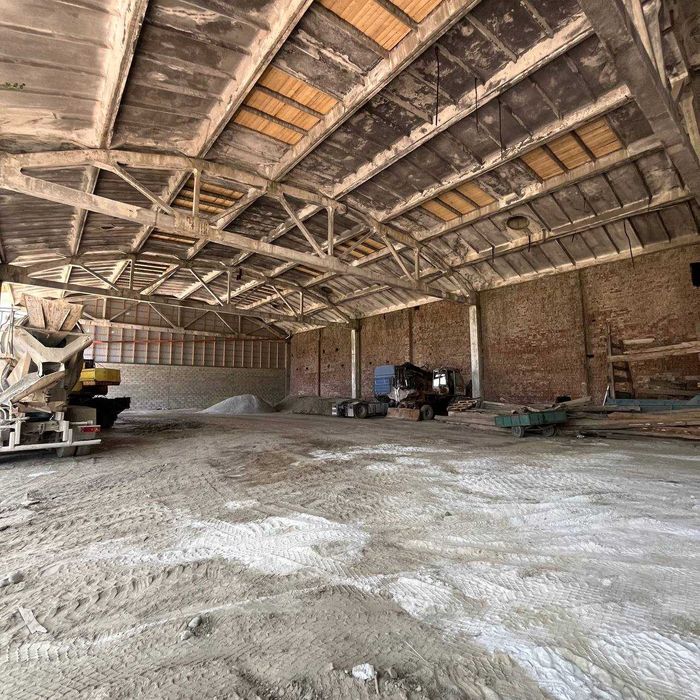 Комерційно-виробничі приміщення