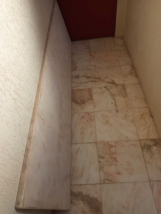 Tampo em mármore branco