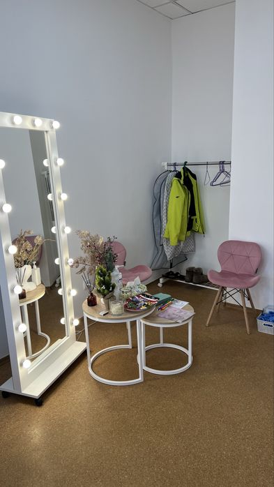 Робоче місце косметолога, оренда