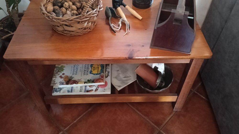 Mesa de centro em madeira