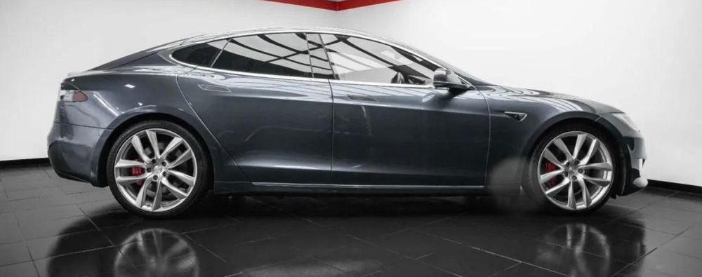Tesla Model S 100 d