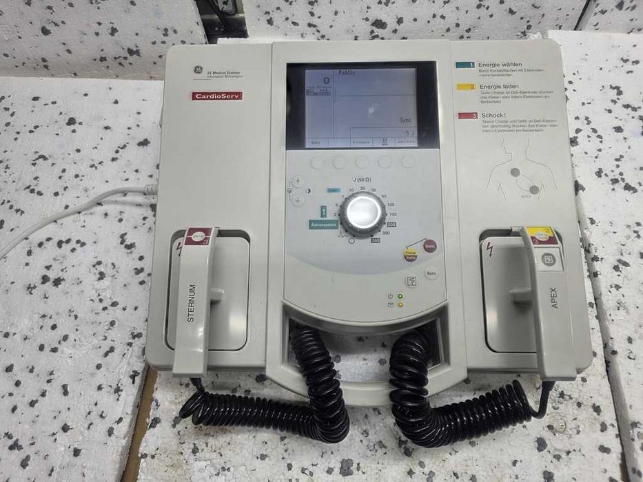 Defibrylator CardioServ